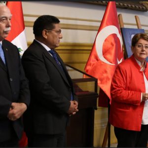 Congresista Lourdes Alcorta presidenta de la Liga Parlamentaria de Amistad Perú -Turquía, presenta la exposición fotográfica de Ara Güler con el fin de fortalecer las relaciones con la embajada de Turquía en la sala Luna Pizarro del Palacio Legislativo. 