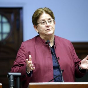 Congresista Lourdes Alcorta interviene en la sesión de Pleno 