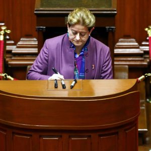 Congresista Lourdes Alcorta participa en la elección y juramentación de la nueva Mesa Directiva del Congreso para el Período Anual de Sesiones 2017-2018.
